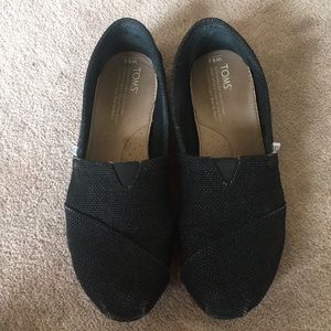Black toms